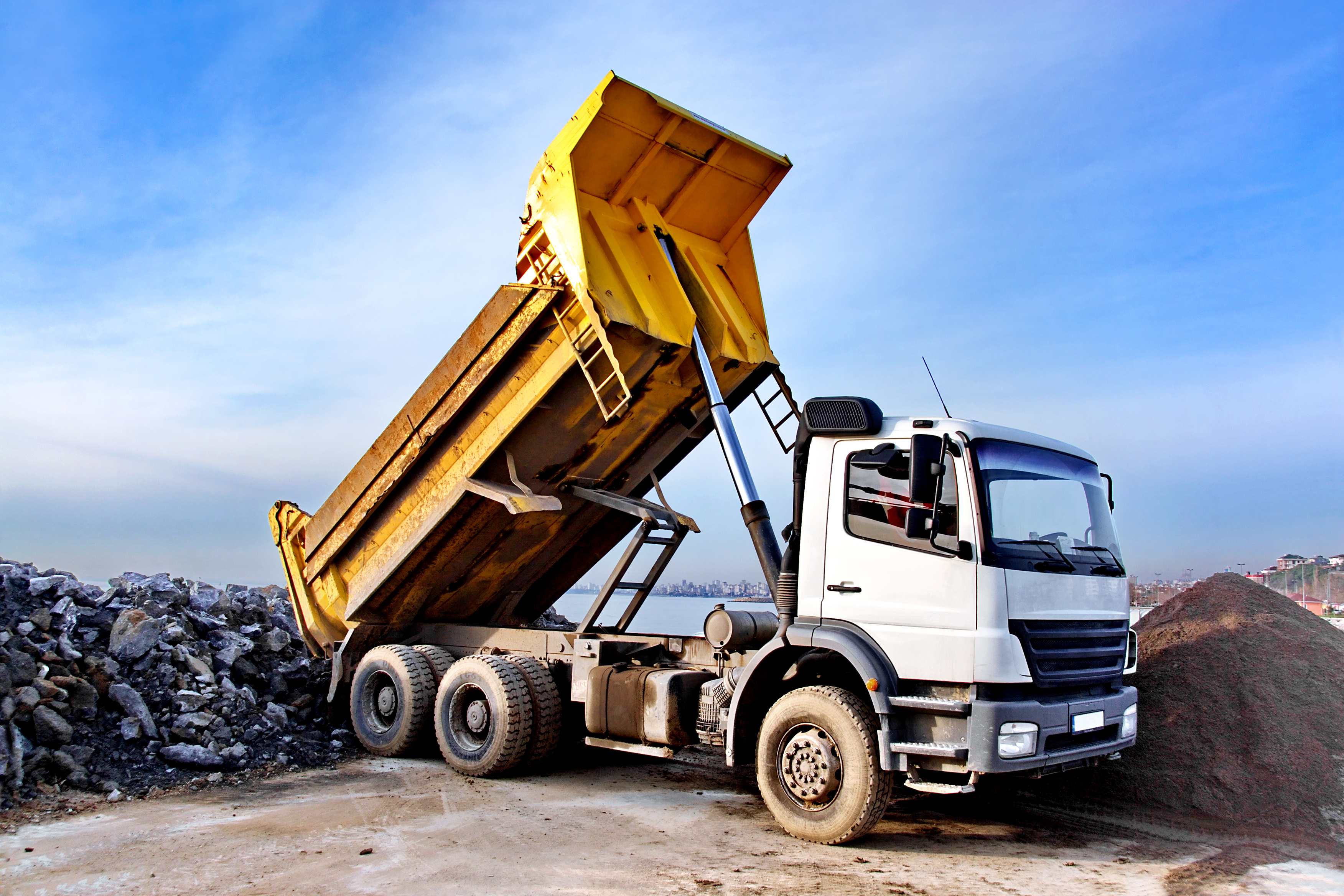 Camion benne en action